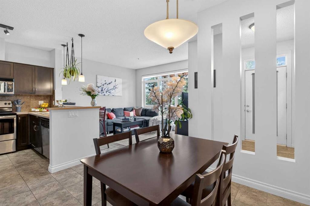 6-108 Rockyledge View Nw, Calgary, AB - Indoor