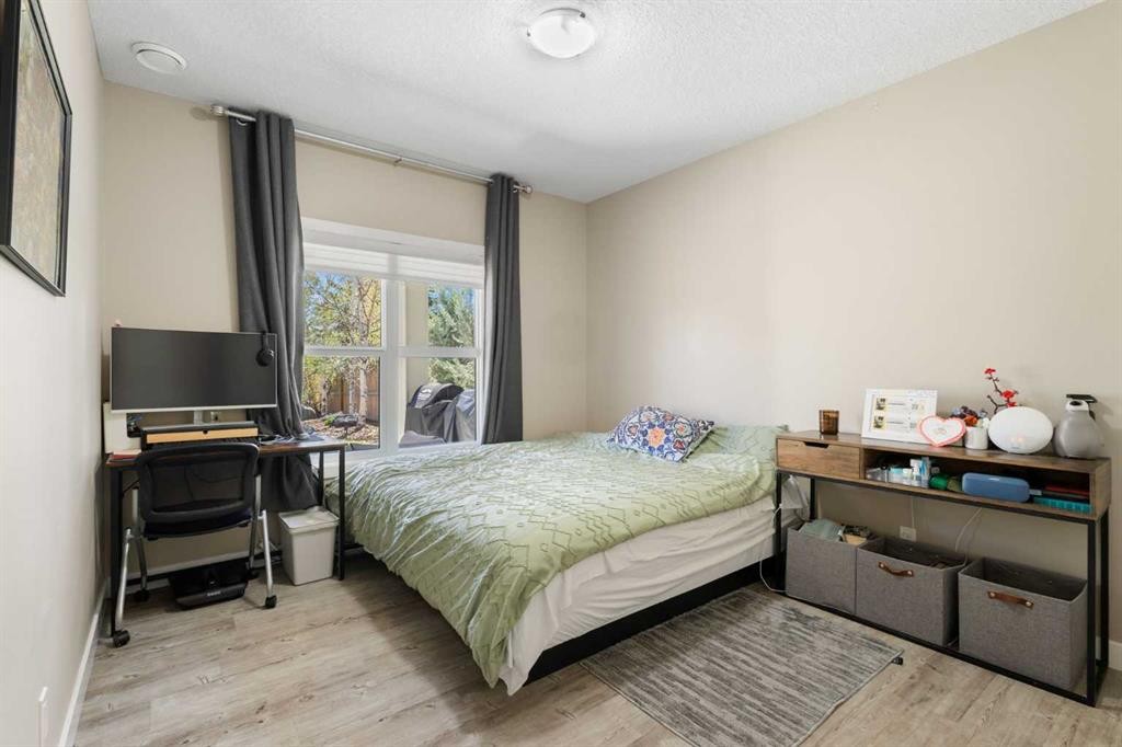 106 Cranarch Landing Se, Calgary, AB - Indoor Photo Showing Bedroom