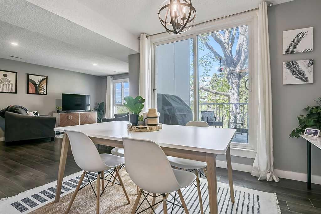 818-13104 Elbow Drive Sw, Calgary, AB - Indoor Photo Showing Dining Room