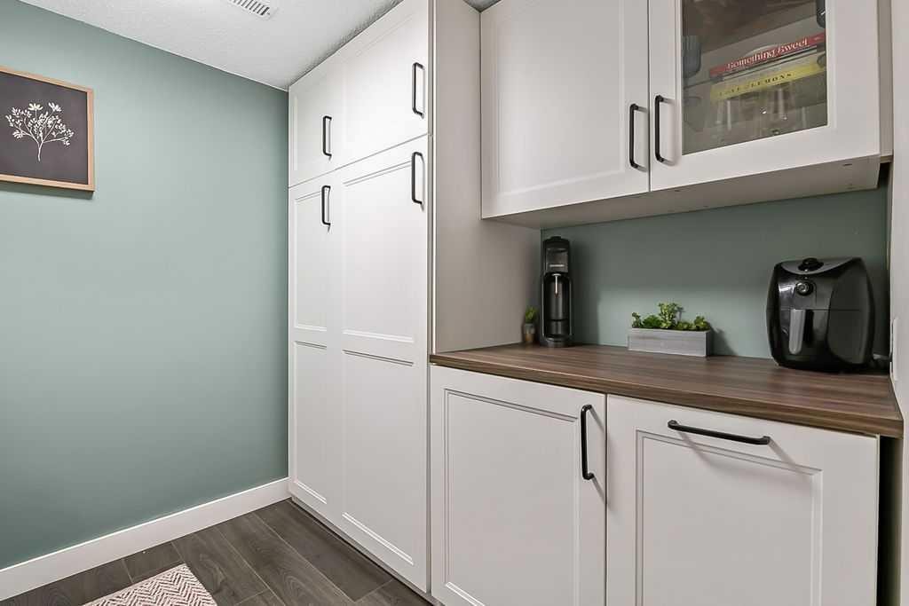 818-13104 Elbow Drive Sw, Calgary, AB - Indoor