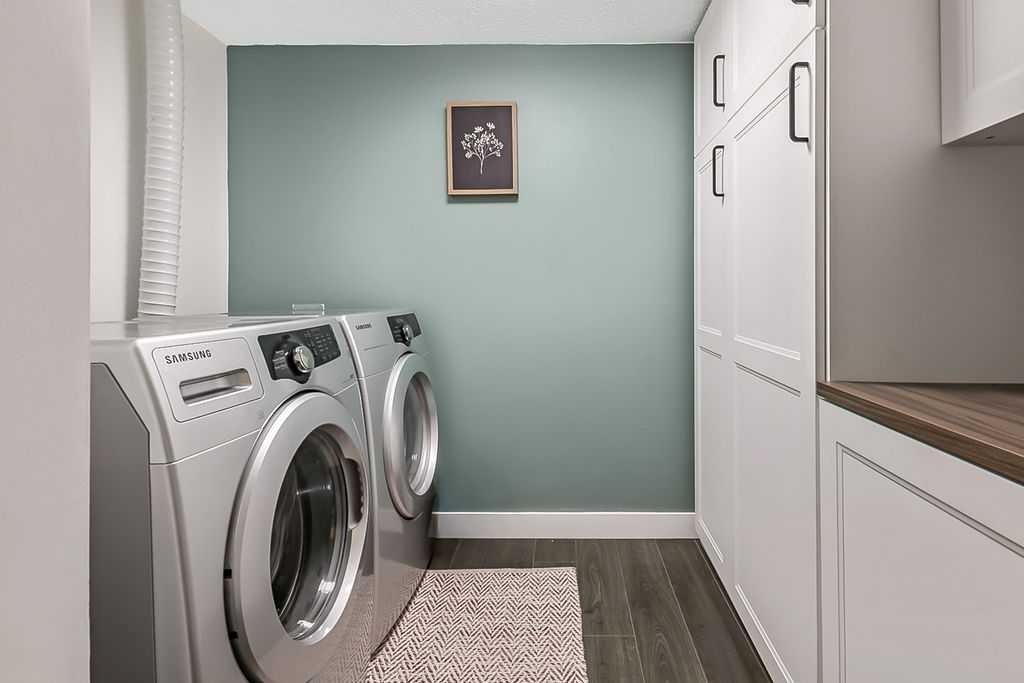 818-13104 Elbow Drive Sw, Calgary, AB - Indoor Photo Showing Laundry Room