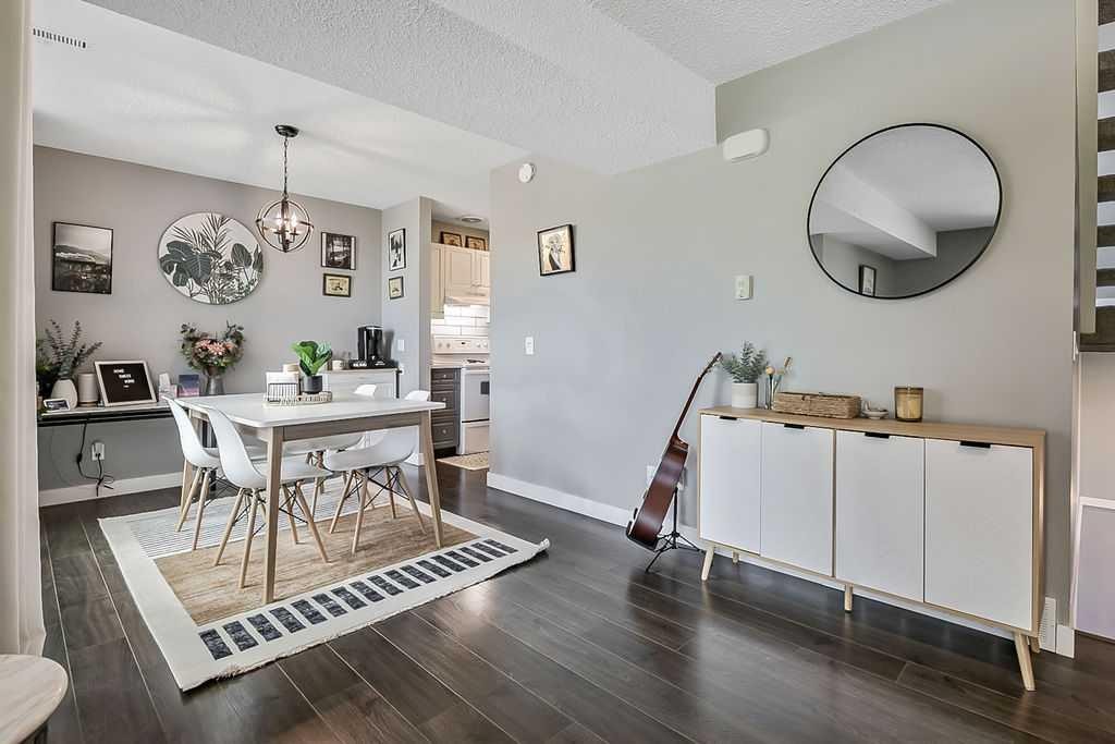 818-13104 Elbow Drive Sw, Calgary, AB - Indoor Photo Showing Dining Room