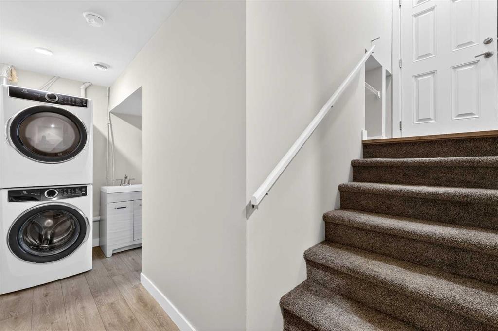 814 Cranbrook Walk Se, Calgary, AB - Indoor Photo Showing Laundry Room