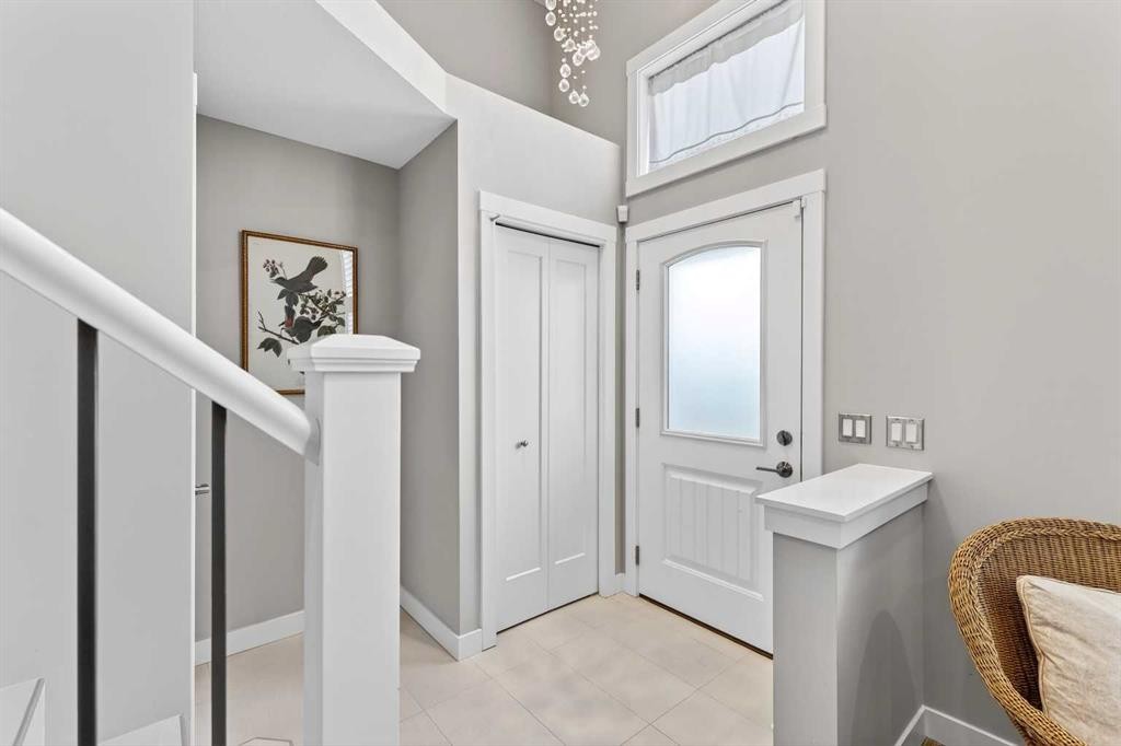 814 Cranbrook Walk Se, Calgary, AB - Indoor Photo Showing Other Room