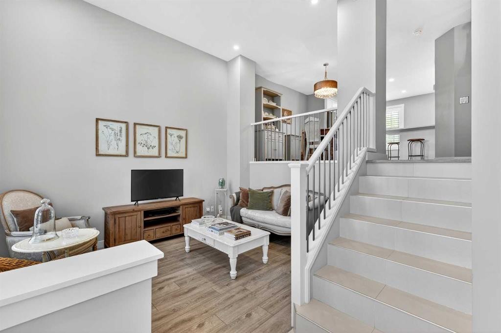 814 Cranbrook Walk Se, Calgary, AB - Indoor