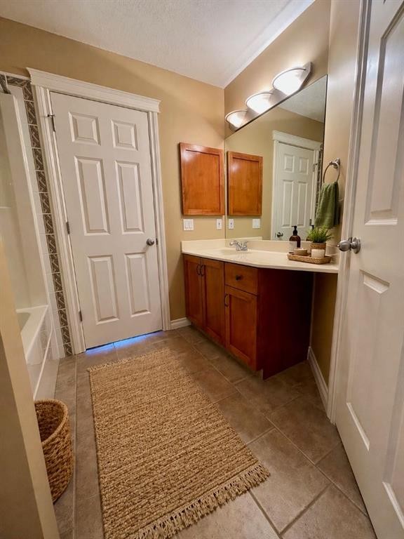 4107-24 Hemlock Crescent Sw, Calgary, AB - Indoor Photo Showing Bathroom