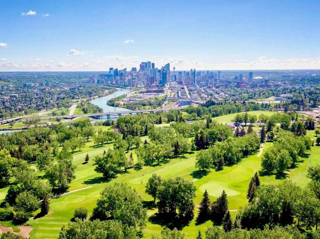 4107-24 Hemlock Crescent Sw, Calgary, AB - Outdoor With View