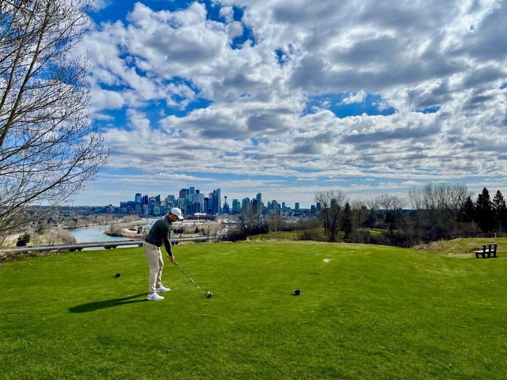 4107-24 Hemlock Crescent Sw, Calgary, AB - Outdoor With View