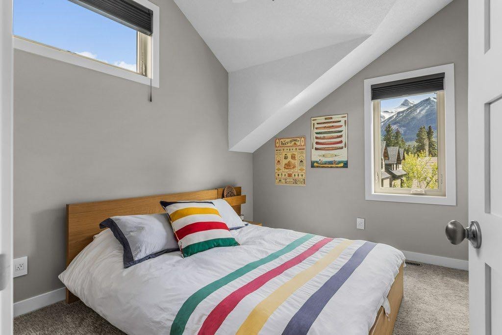 2-817 4Th Street, Canmore, AB - Indoor Photo Showing Bedroom