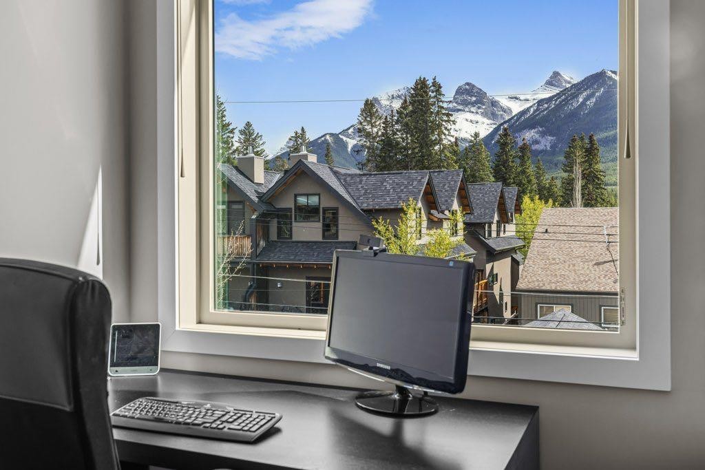 2-817 4Th Street, Canmore, AB - Photo Showing Other Room