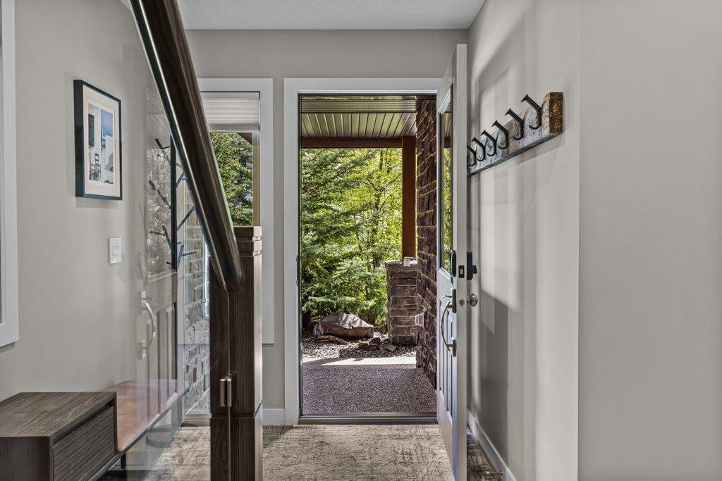 2-817 4Th Street, Canmore, AB - Indoor Photo Showing Other Room