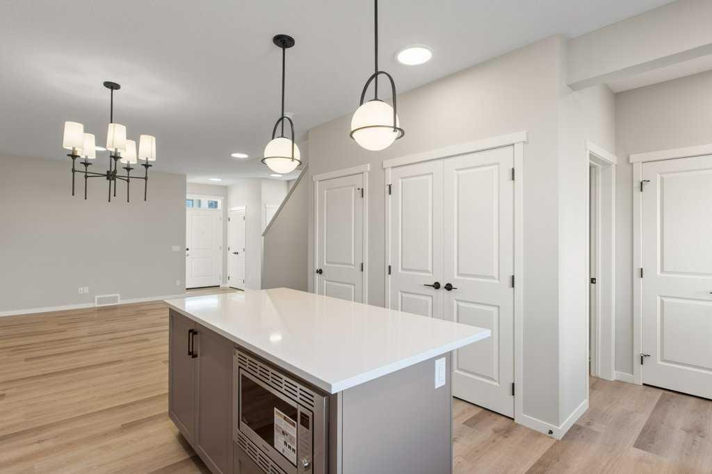 123 Montane Link Se, High River, AB - Indoor