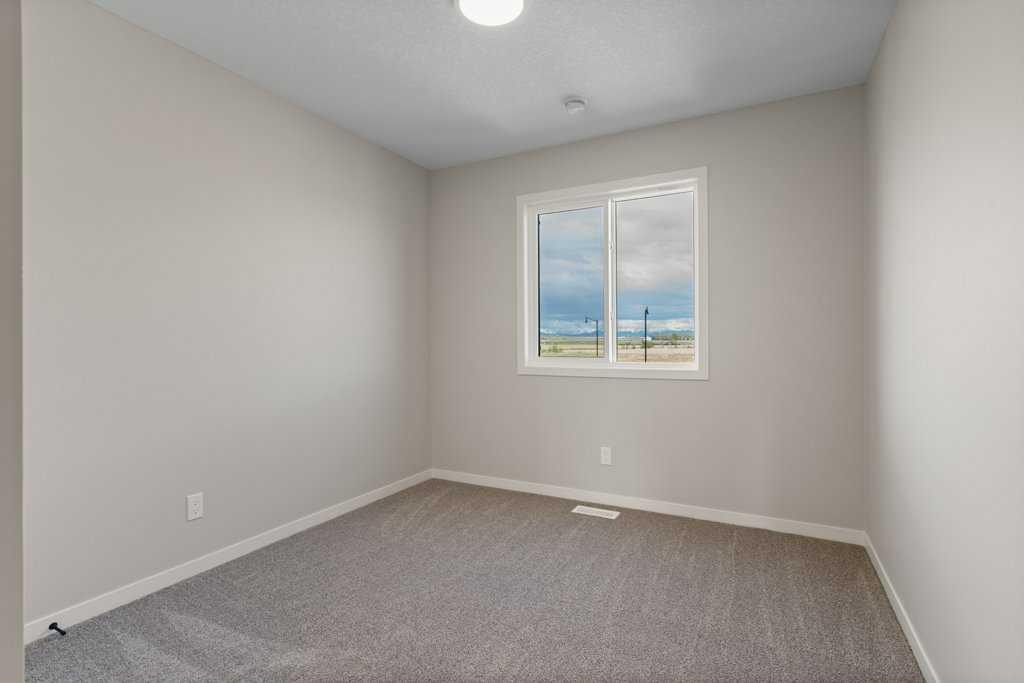 123 Montane Link Se, High River, AB - Indoor Photo Showing Other Room