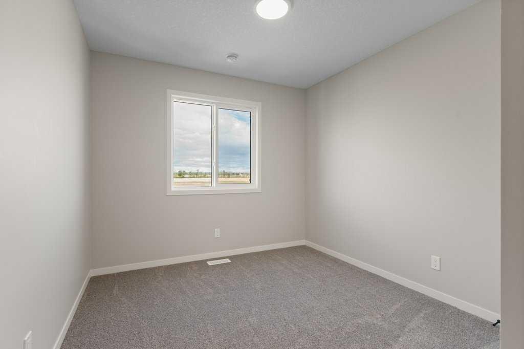 123 Montane Link Se, High River, AB - Indoor Photo Showing Other Room