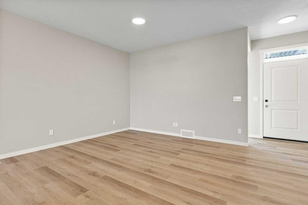 123 Montane Link Se, High River, AB - Indoor Photo Showing Other Room