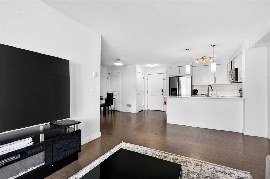 2303-302 Skyview Ranch Drive Ne, Calgary, AB - Indoor Photo Showing Kitchen