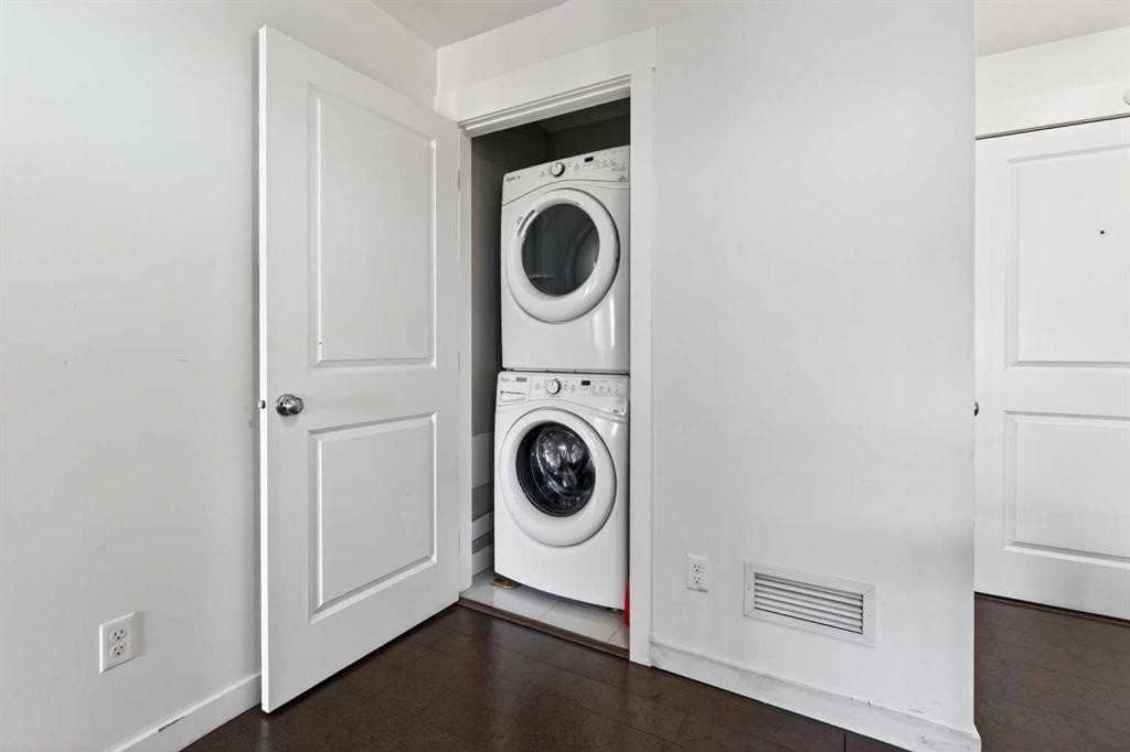 2303-302 Skyview Ranch Drive Ne, Calgary, AB - Indoor Photo Showing Laundry Room