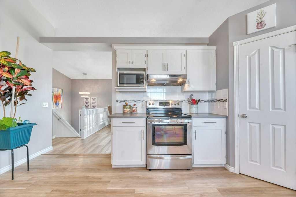 389 Strathford Crescent, Strathmore, AB - Indoor Photo Showing Kitchen