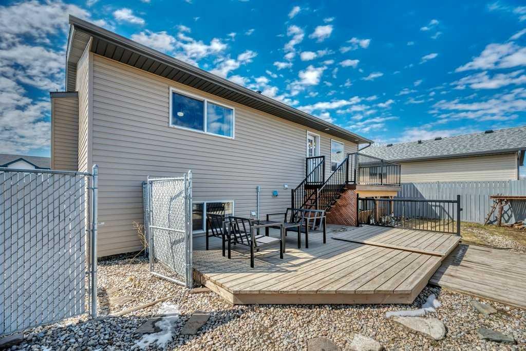 389 Strathford Crescent, Strathmore, AB - Outdoor With Deck Patio Veranda With Exterior