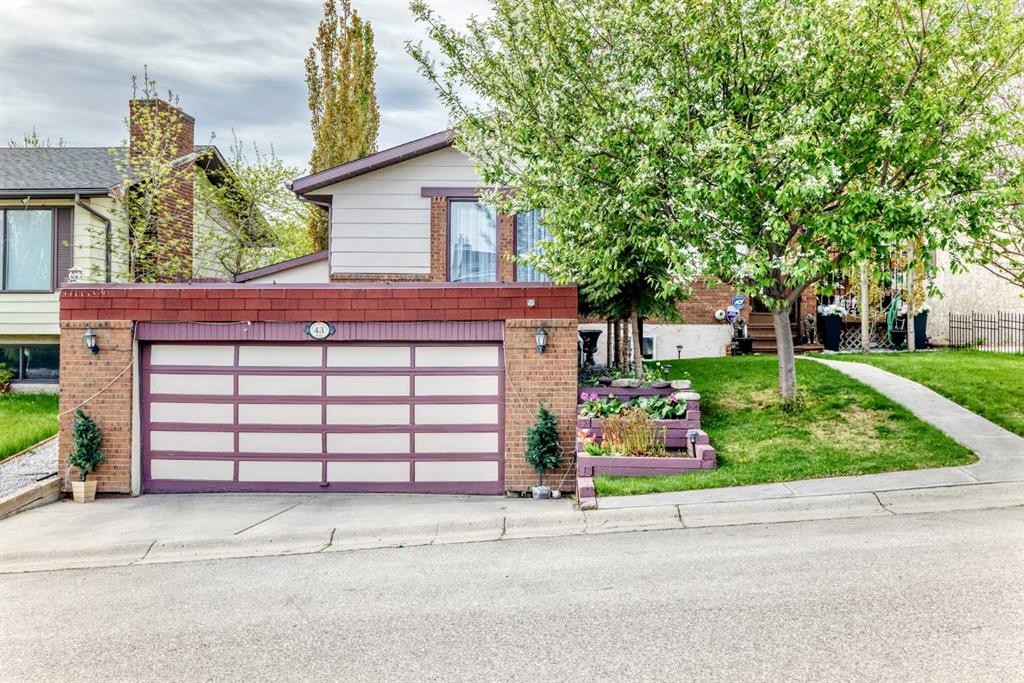 43 Beaconsfield Way Nw, Calgary, AB - Outdoor
