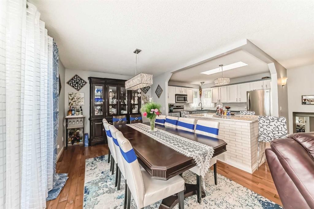 43 Beaconsfield Way Nw, Calgary, AB - Indoor