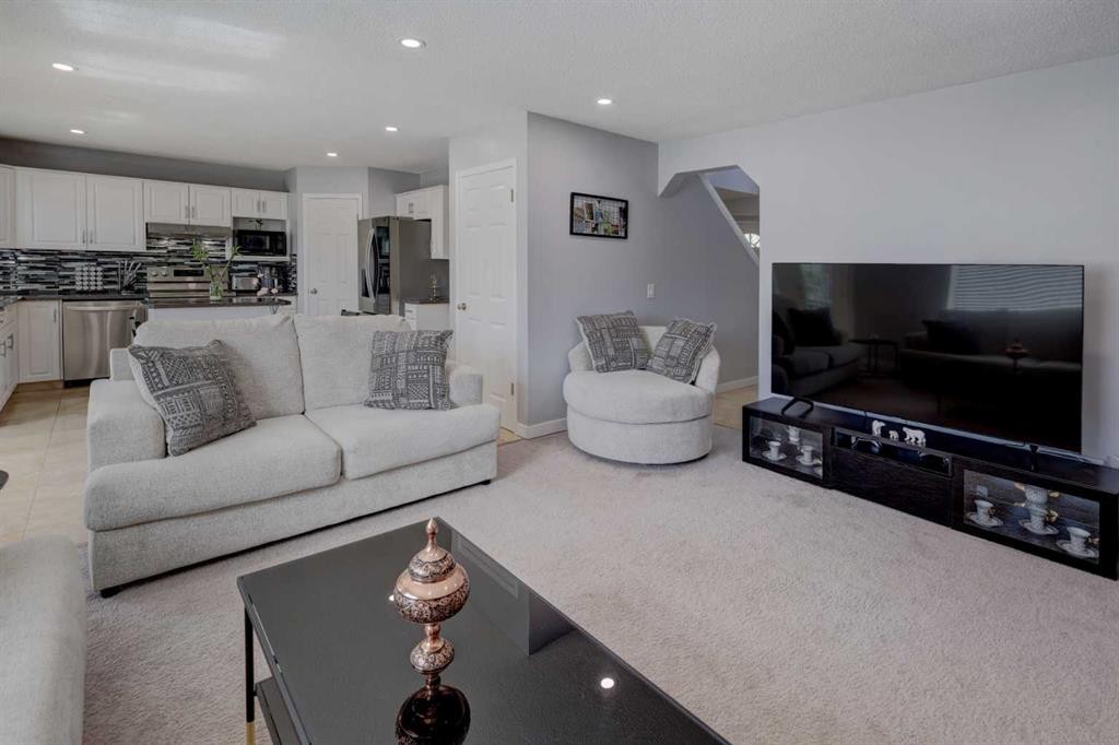 9982 Hidden Valley Drive Nw, Calgary, AB