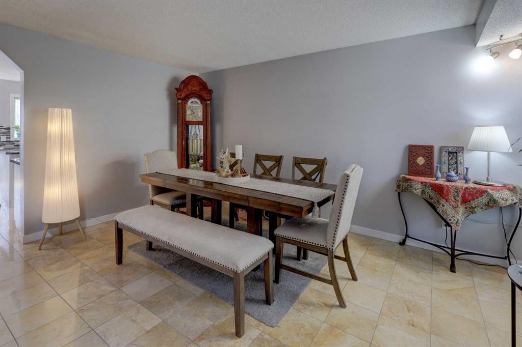 9982 Hidden Valley Drive Nw, Calgary, AB