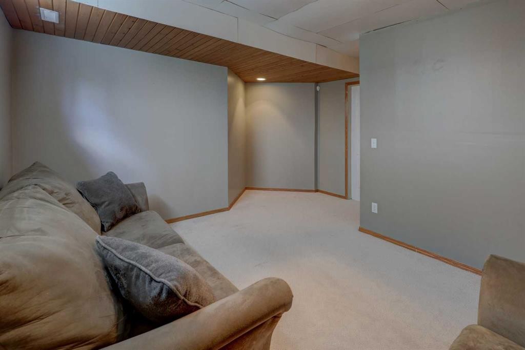 9982 Hidden Valley Drive Nw, Calgary, AB