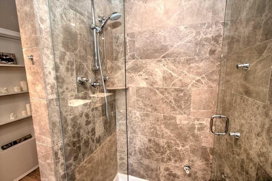 1604 Scotland Street Sw, Calgary, AB - Indoor Photo Showing Bathroom