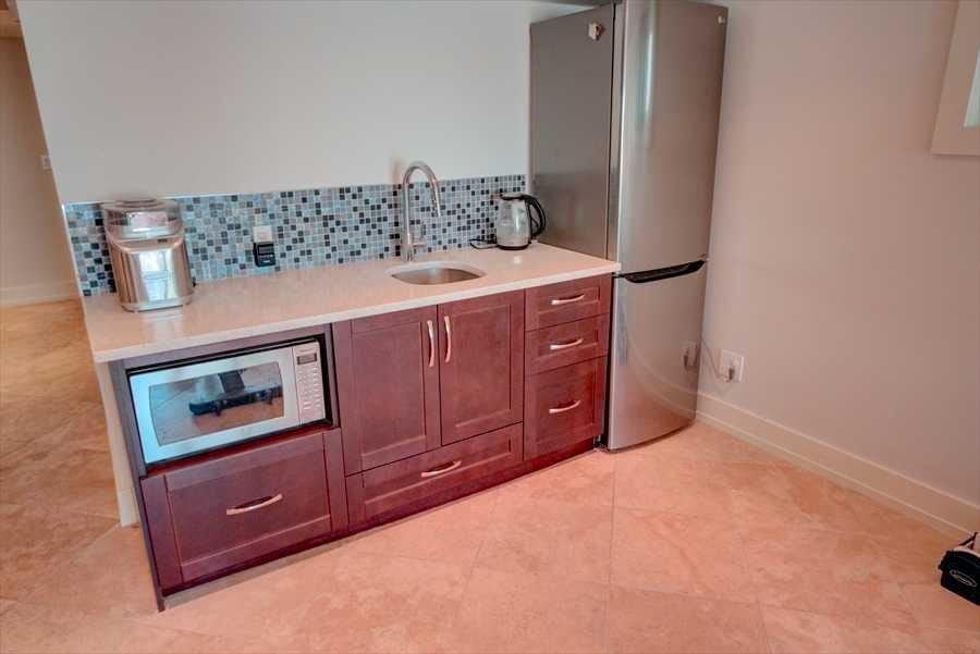 1604 Scotland Street Sw, Calgary, AB - Indoor Photo Showing Kitchen