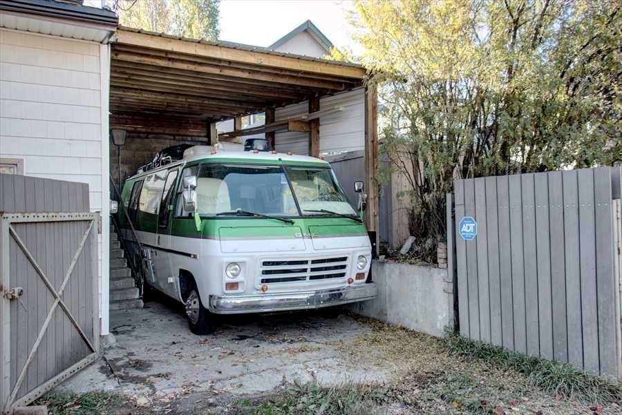 1604 Scotland Street Sw, Calgary, AB - Outdoor With Exterior