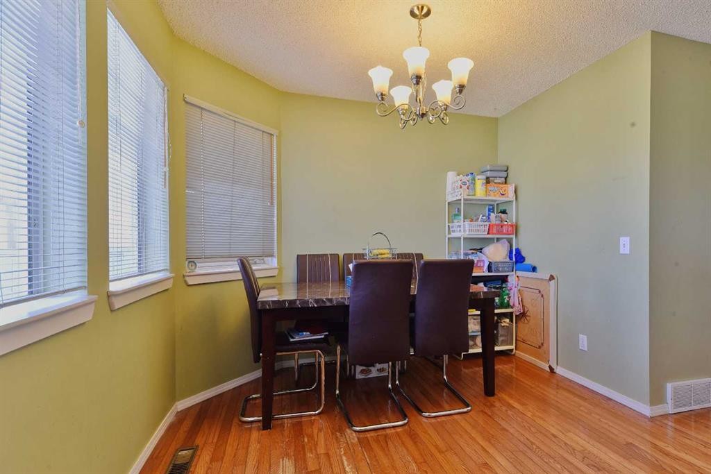 125 Costa Mesa Close Ne, Calgary, AB - Indoor