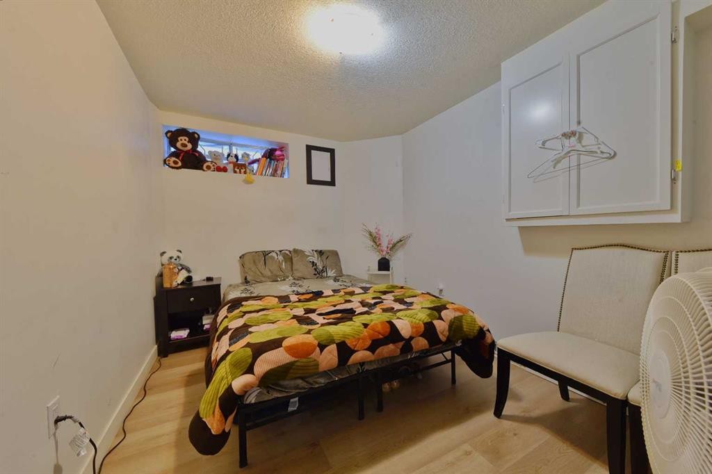 125 Costa Mesa Close Ne, Calgary, AB - Indoor Photo Showing Bedroom