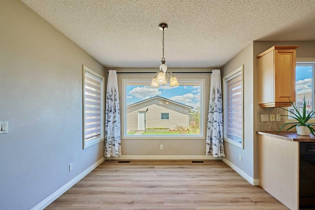 383 Prestwick Close Se, Calgary, AB - Indoor Photo Showing Other Room