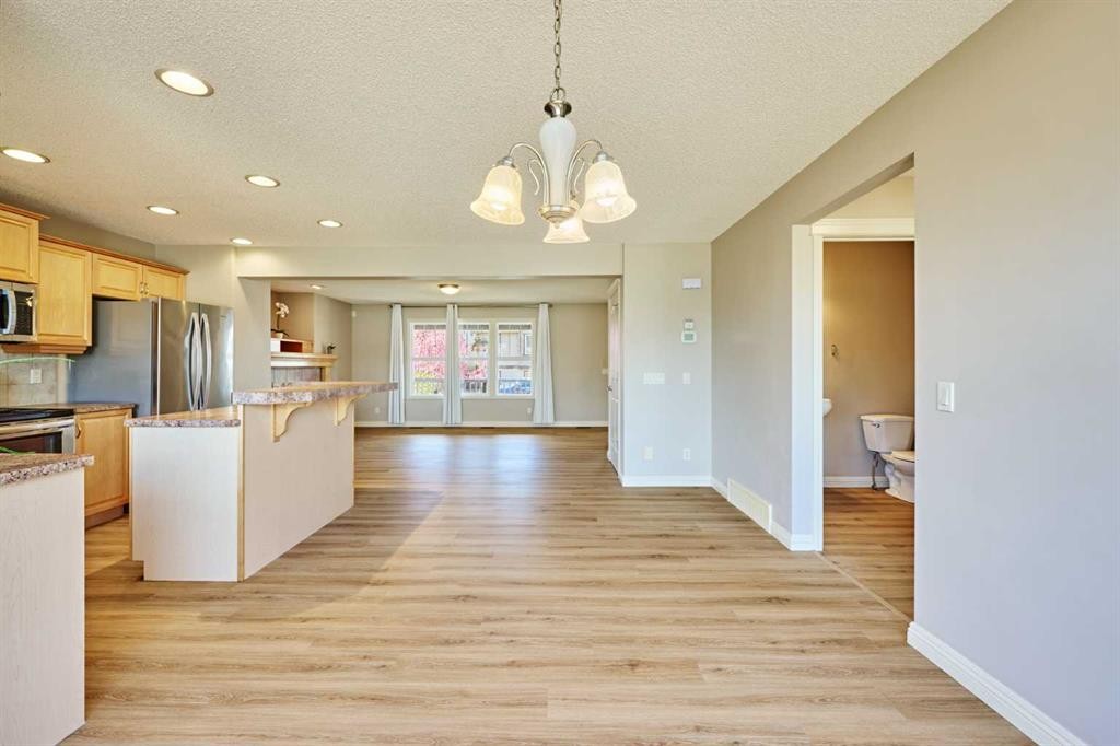 383 Prestwick Close Se, Calgary, AB - Indoor Photo Showing Kitchen