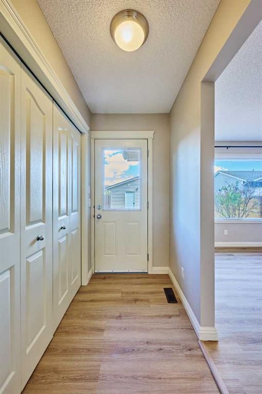 383 Prestwick Close Se, Calgary, AB - Indoor Photo Showing Other Room