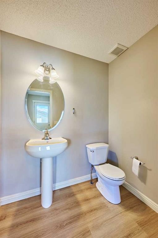 383 Prestwick Close Se, Calgary, AB - Indoor Photo Showing Bathroom