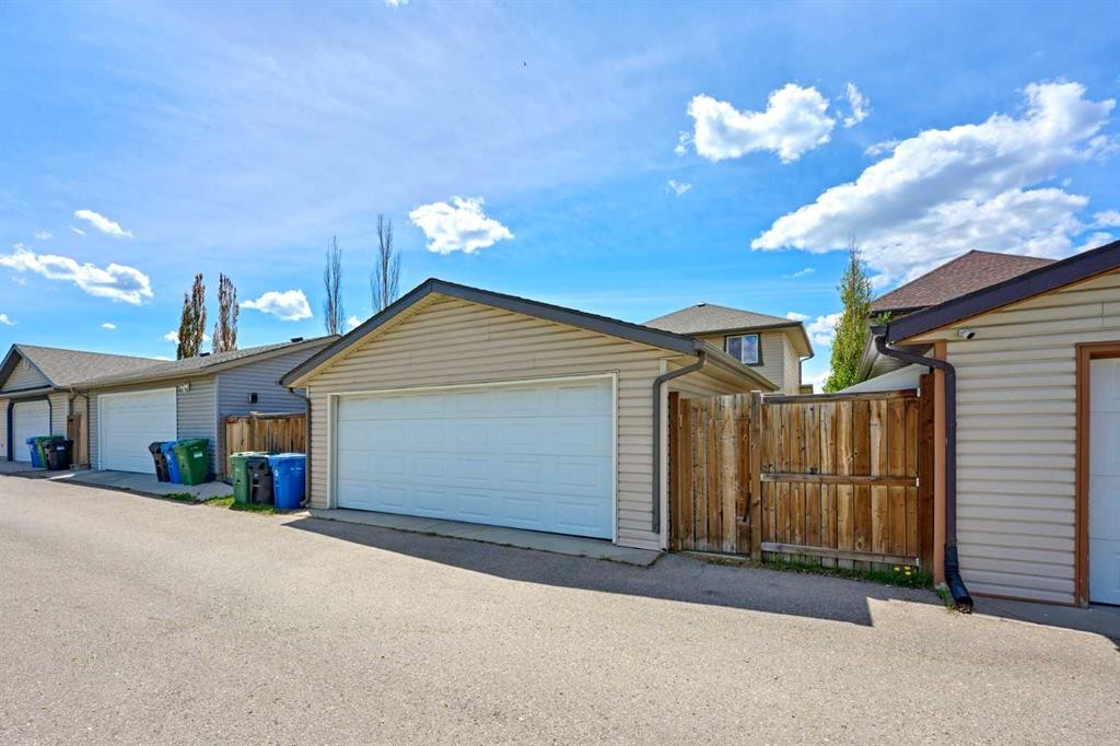 383 Prestwick Close Se, Calgary, AB - Outdoor