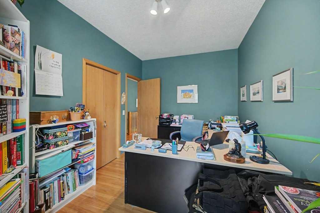 18 Prominence View Sw, Calgary, AB - Indoor Photo Showing Office