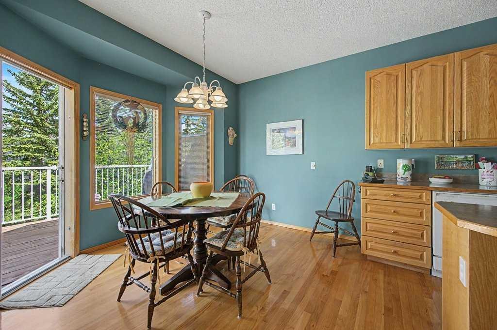 18 Prominence View Sw, Calgary, AB - Indoor Photo Showing Dining Room