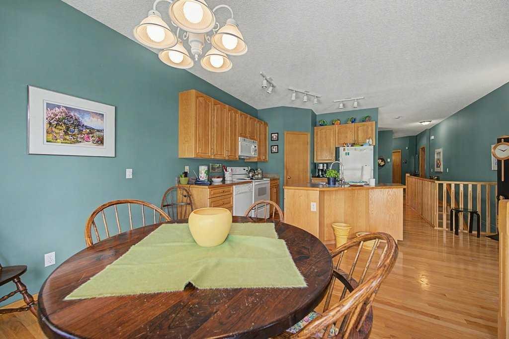 18 Prominence View Sw, Calgary, AB - Indoor Photo Showing Dining Room