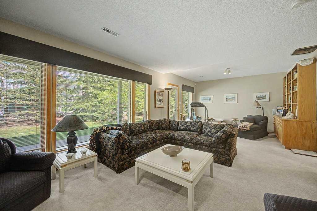 18 Prominence View Sw, Calgary, AB - Indoor Photo Showing Living Room