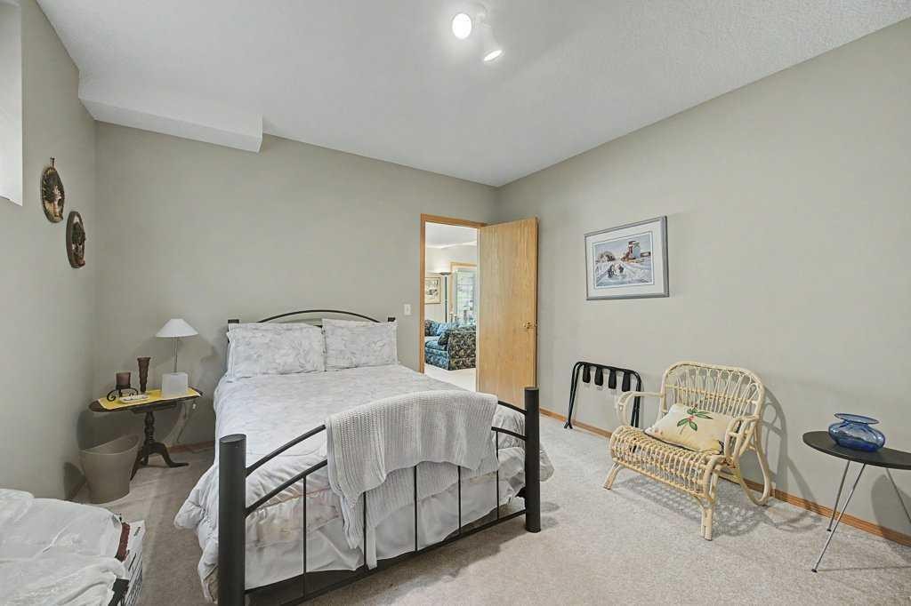 18 Prominence View Sw, Calgary, AB - Indoor Photo Showing Bedroom