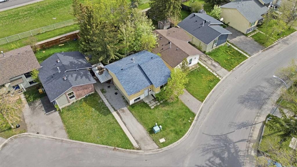 855 Whitehill Way Ne, Calgary, AB - Outdoor With View
