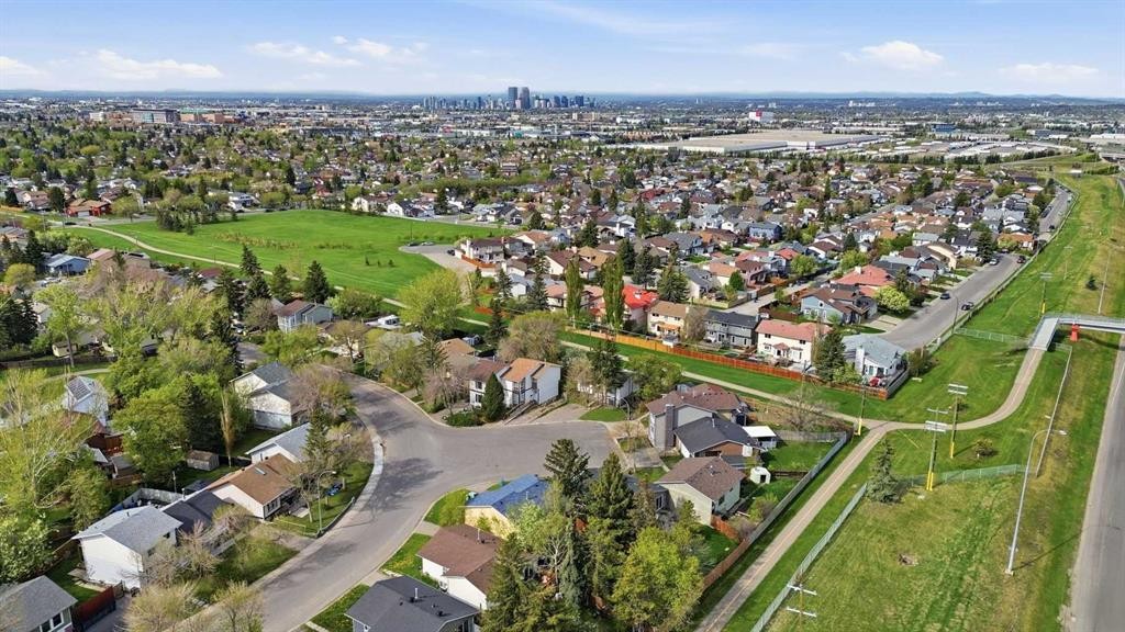 855 Whitehill Way Ne, Calgary, AB - Outdoor With View