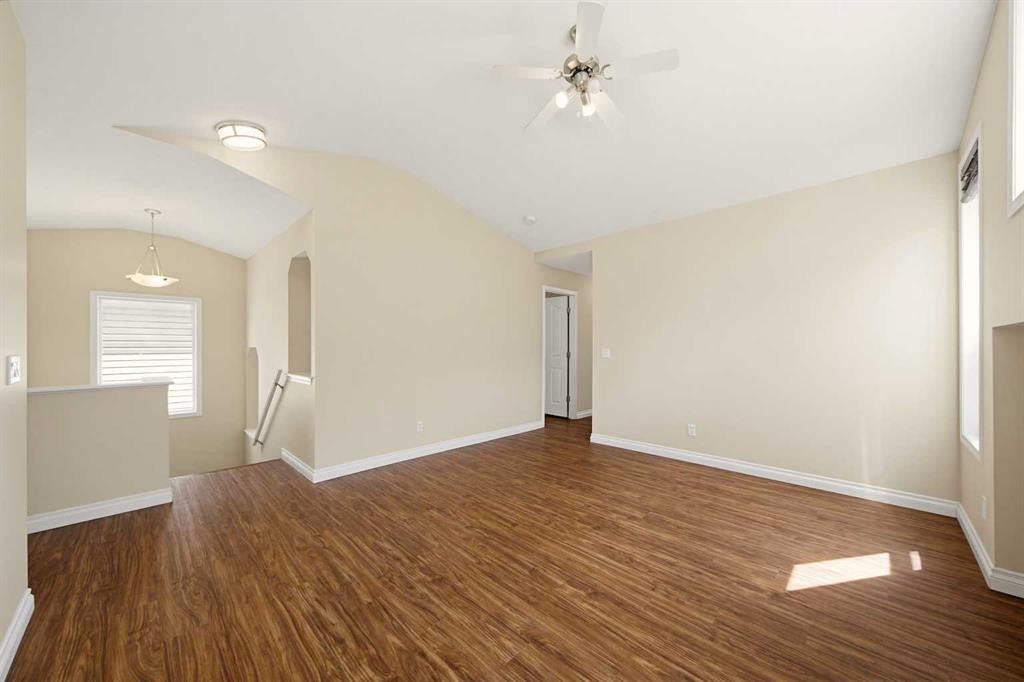 133 Saddlecrest Green Ne, Calgary, AB - Indoor Photo Showing Other Room