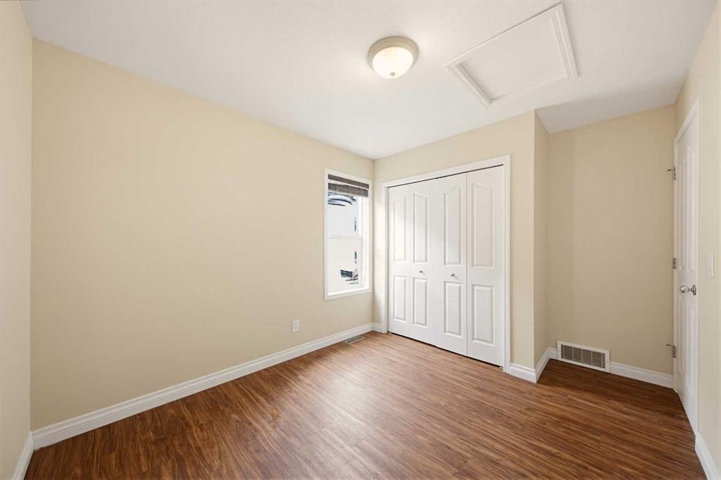 133 Saddlecrest Green Ne, Calgary, AB - Indoor Photo Showing Other Room