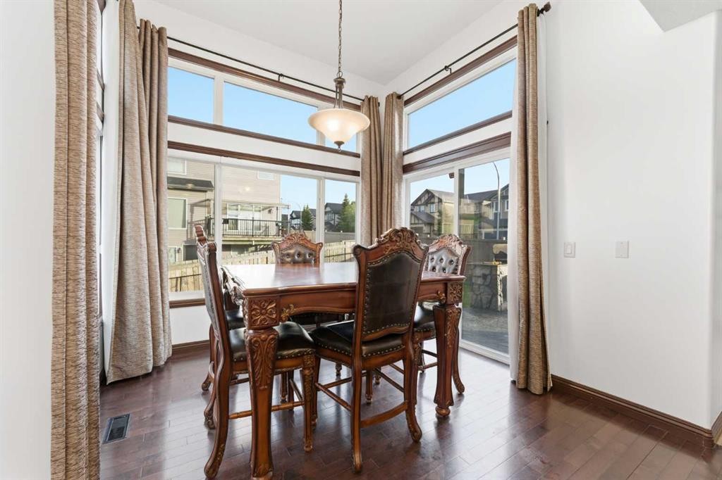 225 Panamount Road, Calgary, AB - Indoor Photo Showing Dining Room