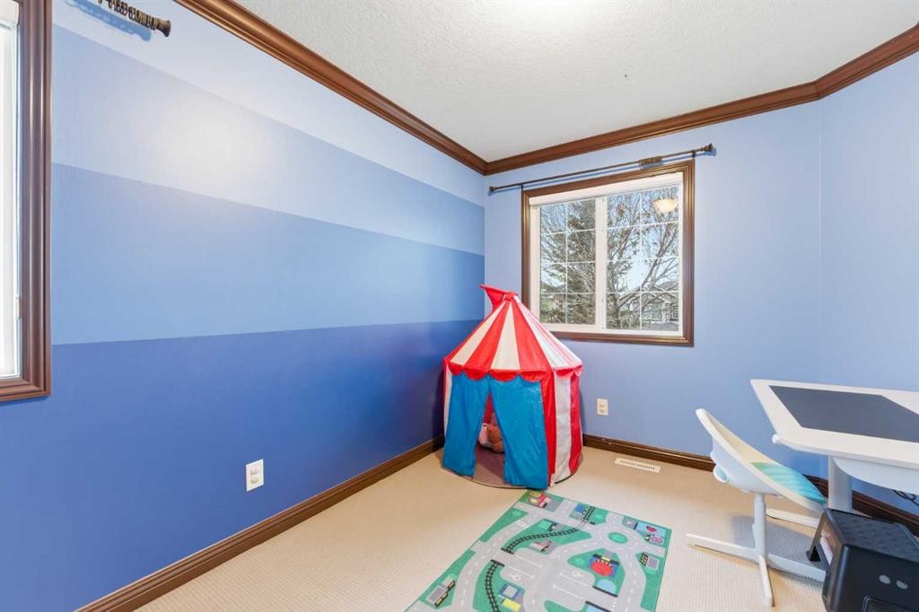 225 Panamount Road, Calgary, AB - Indoor