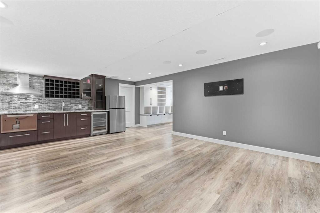 225 Panamount Road, Calgary, AB - Indoor